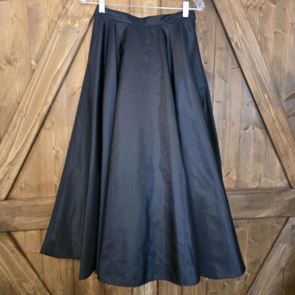 Josephine Chaus Womens Long Skirt Poly Size 10 w/ Tulle Underneath Elegant